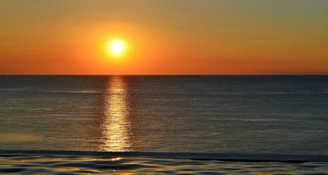 Il gran caldo ha le ore contate: in Calabria da domenica temperature in lieve calo e venti forti