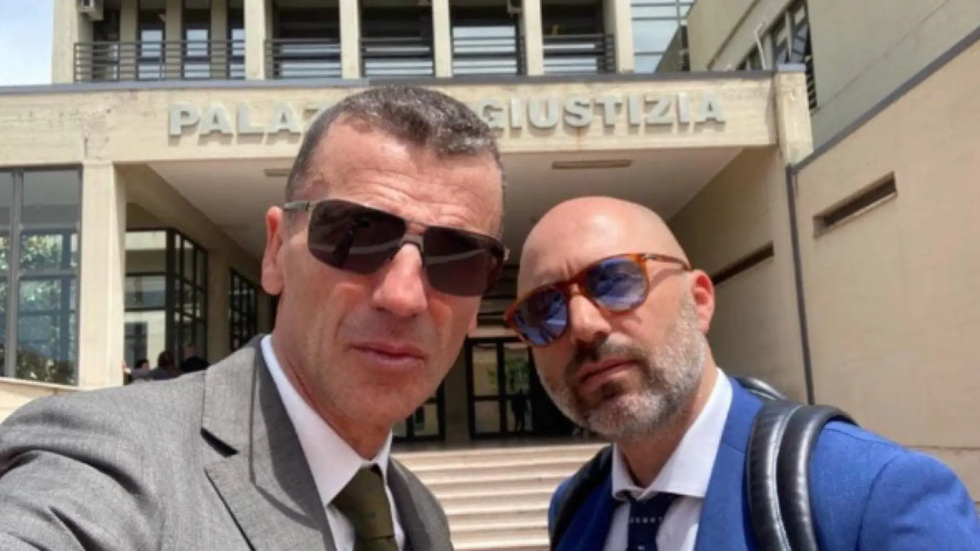 <p>La foto con cui il sindaco Ordine ha annunciato la ritrovata serenit&agrave; con il consigliere Liserre</p>\\n