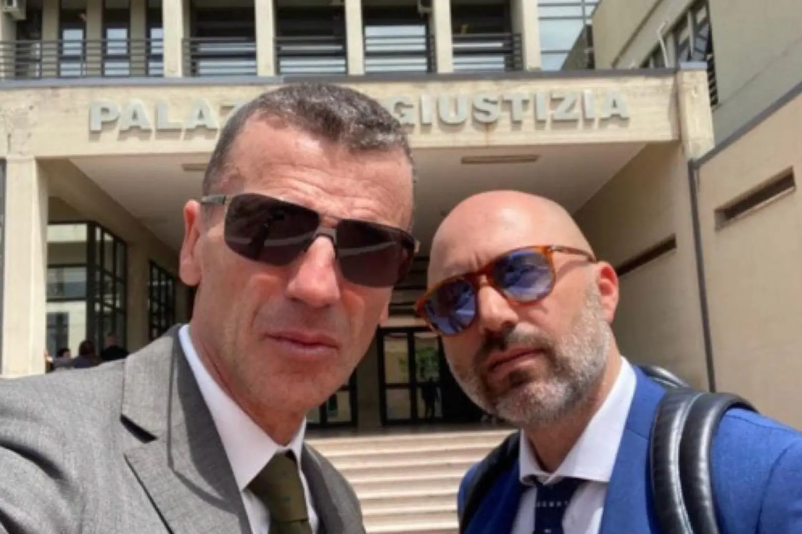 <p>La foto con cui il sindaco Ordine ha annunciato la ritrovata serenit&agrave; con il consigliere Liserre</p>\\n