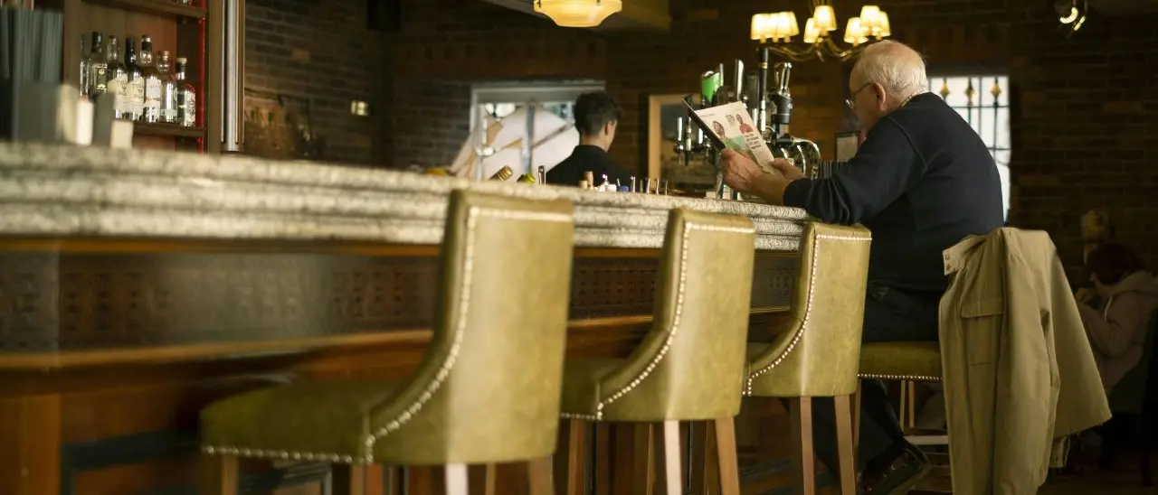 Il caffè del 24 giugno: l’attesa di un nonno per la telefonata del nipote\n