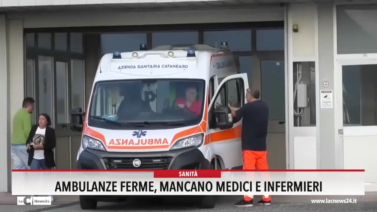 Ambulanze ferme, mancano medici e infermieri