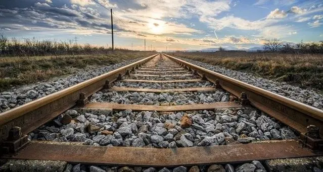 Dalla stazione di Paola a Rossano in 5 ore e mezza, l’odissea di un emigrato tornato in Calabria per le vacanze\n