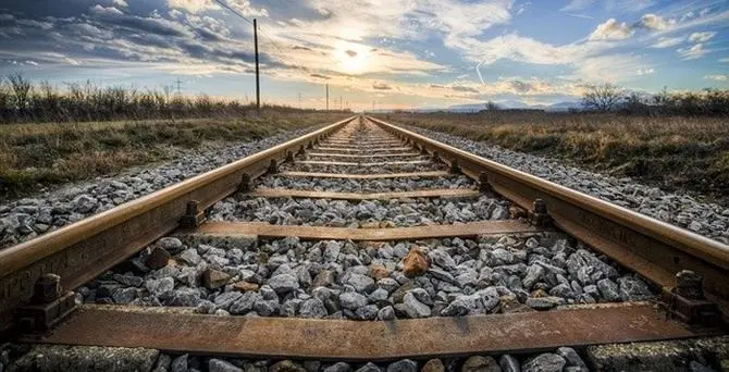 Dalla stazione di Paola a Rossano in 5 ore e mezza, l’odissea di un emigrato tornato in Calabria per le vacanze\n