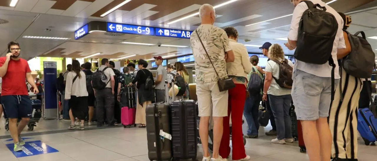 Guasto radar nel nord-ovest, indagine sulle cause che hanno bloccato il traffico aereo\n