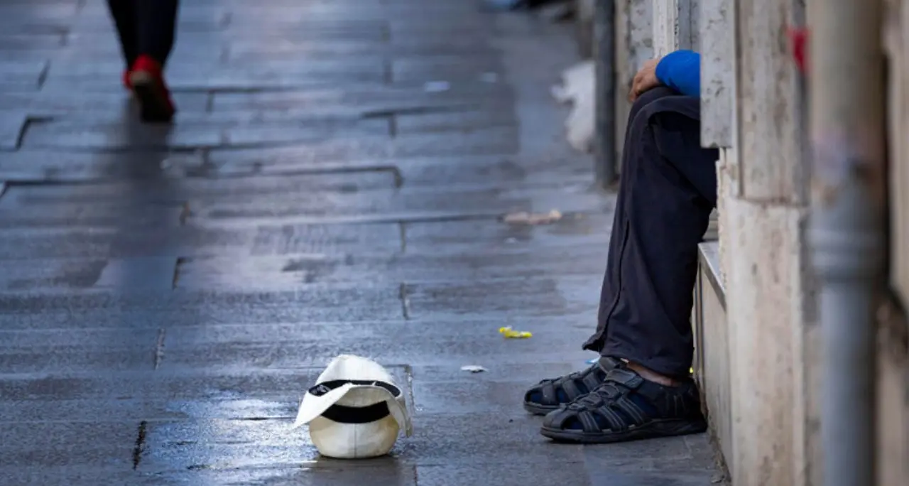 Sanità, casa, spesa: così la vita quotidiana sta diventando un lusso per milioni di italiani\n
