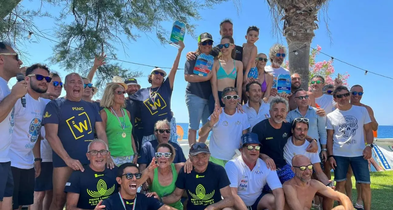 Nuoto, Aqa domina il trofeo Isola di Cirella: la società bruzia sbaraglia la concorrenza con 665 punti\n