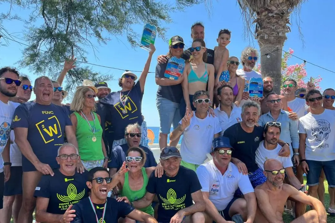 La festa sul podio del Trofeo Isola di Cirella