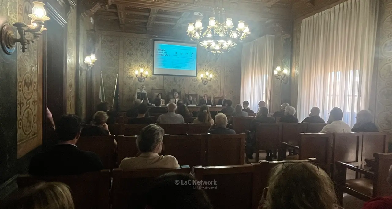 Reggio cresce meno della Calabria e dell’Italia: il terziario vale l’85% dell’economia, industria (quasi) inesistente\n