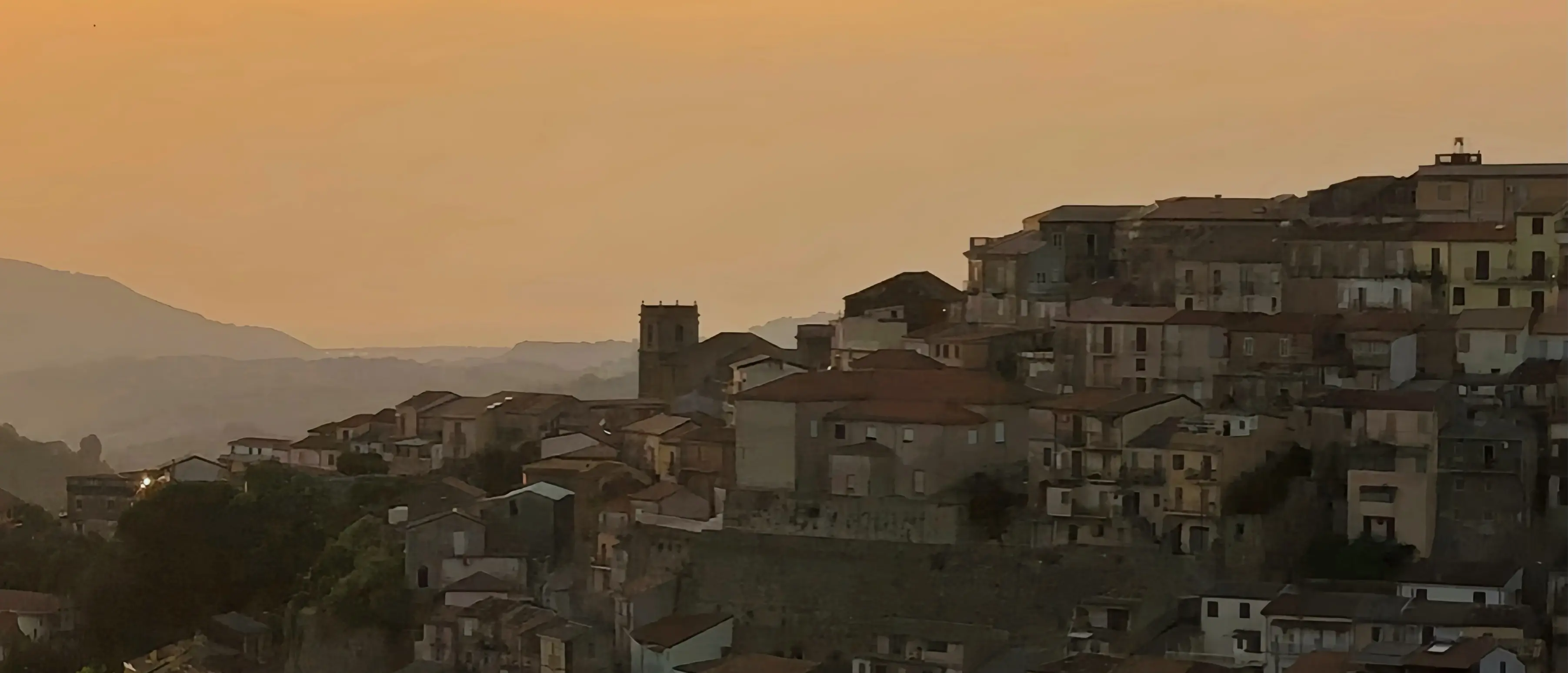 Monterosso Calabro, il borgo delle meraviglie tra storia e natura: un gioiello nascosto nella Valle dell’Angitola\n