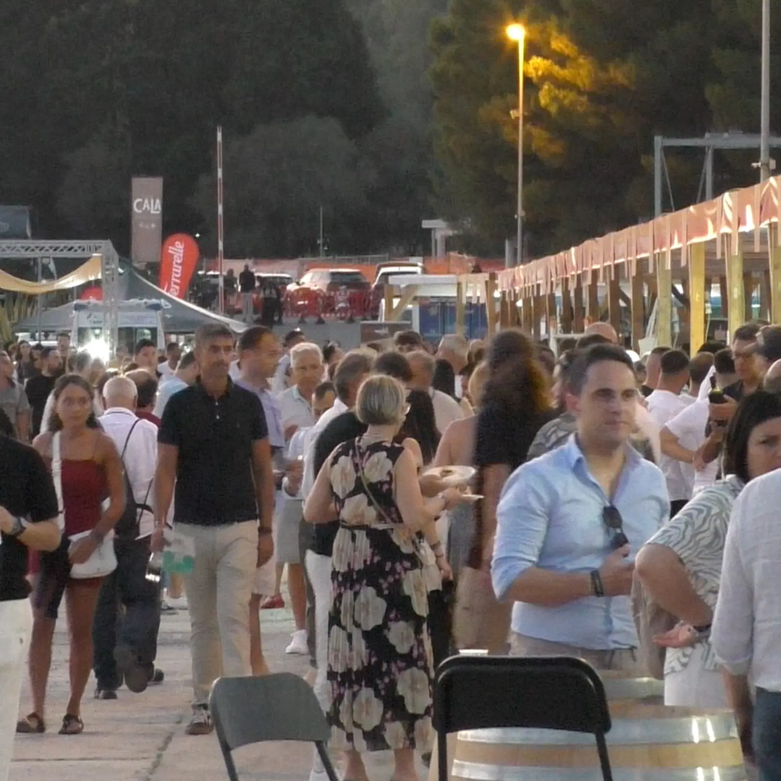 Roccella, boom di presenze per il Bob Fest: al porto l’enogastronomia di qualità\n
