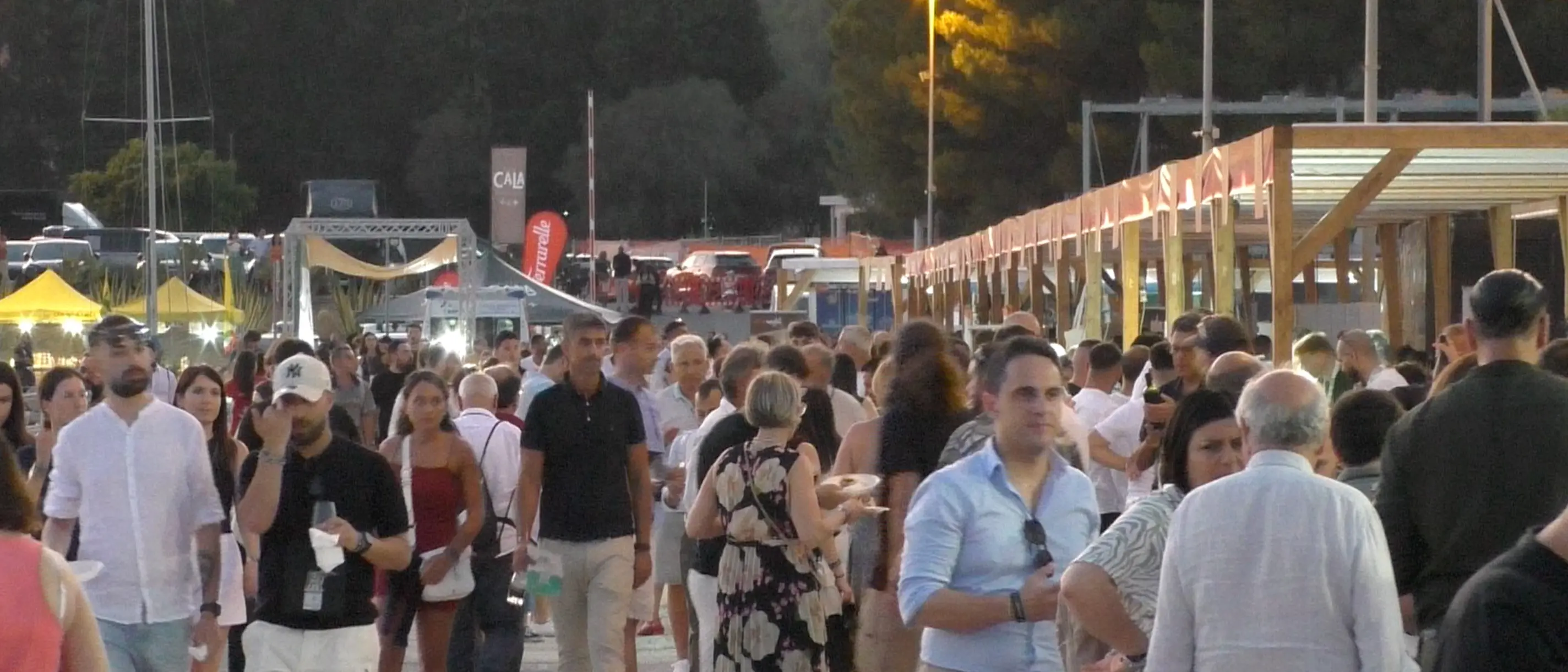 Roccella, boom di presenze per il Bob Fest: al porto l’enogastronomia di qualità\n