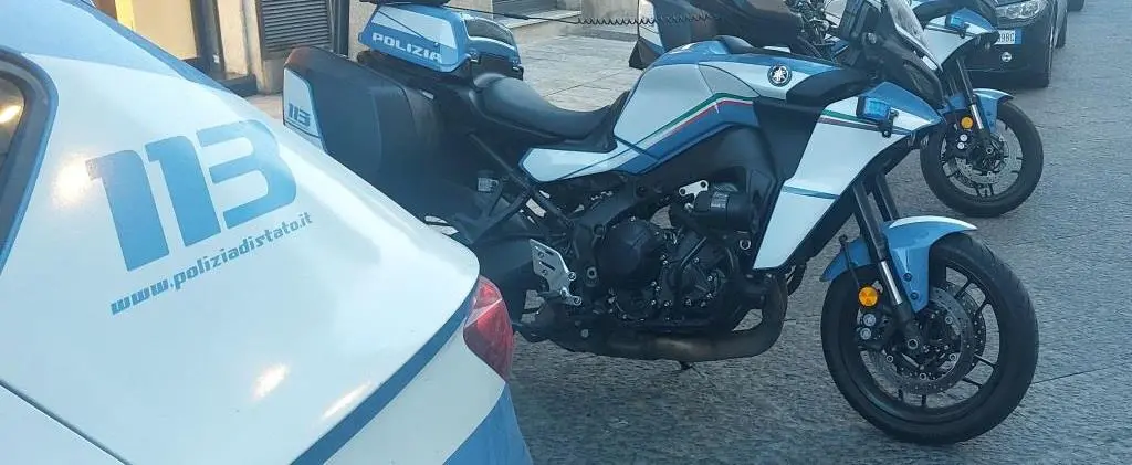 Gioia Tauro, 72enne arrestato mentre appicca un incendio sul lungomare\n