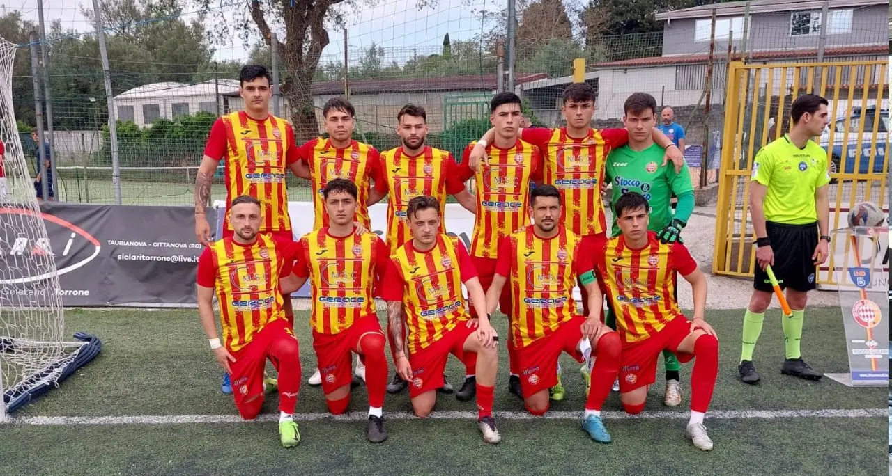 «Costi sempre più elevati»: il Cittanova Calcio consegna il titolo sportivo al Comune\n