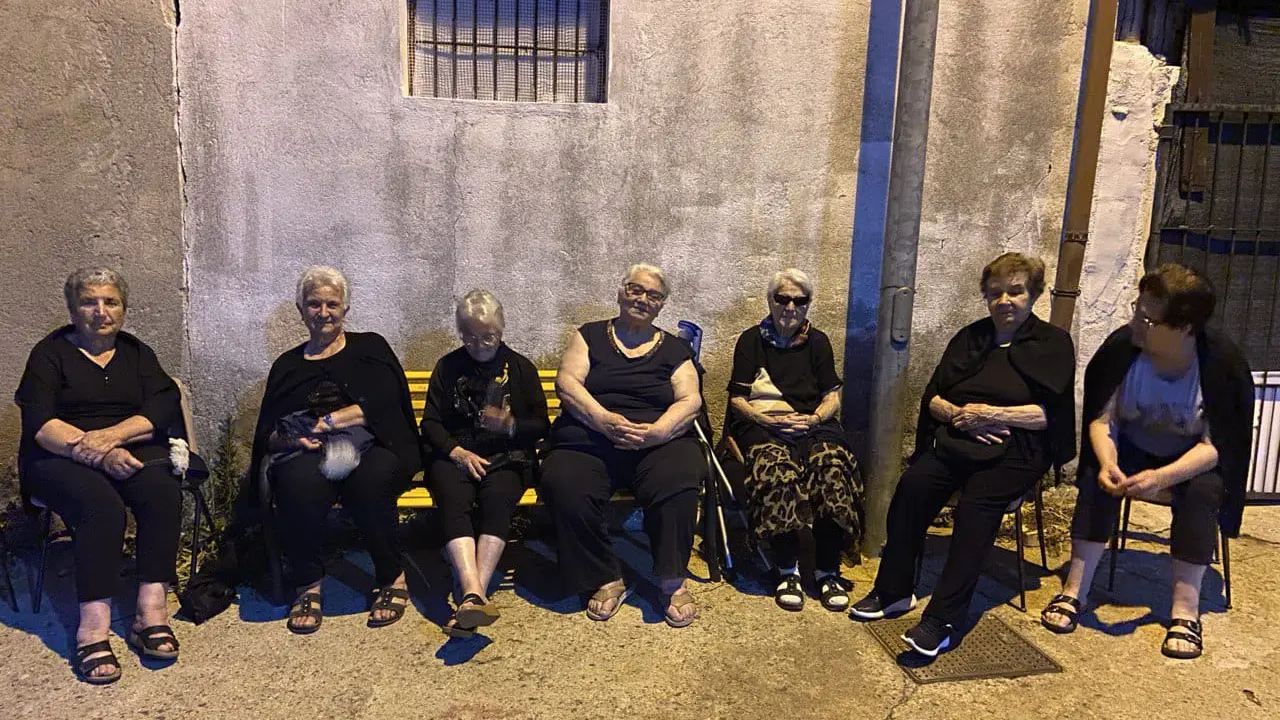Nel borgo del tempo perduto ricordando un'estate di pane e stornelli: «Il mare? Si andava a piedi, solo per portare le pecore»\n