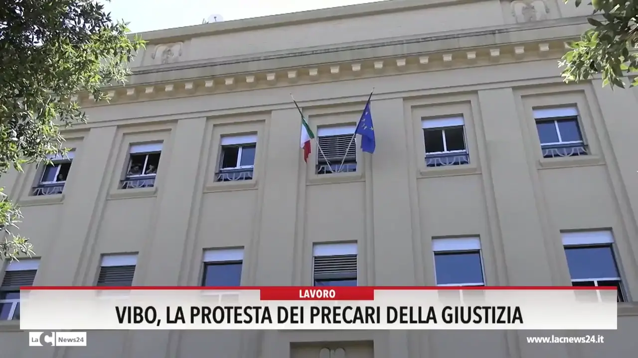 Vibo, la protesta dei precari della giustizia