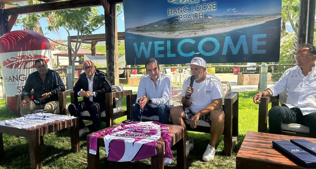 Il mare della Calabria protagonista: Gizzeria ospita i campioni del kite\n