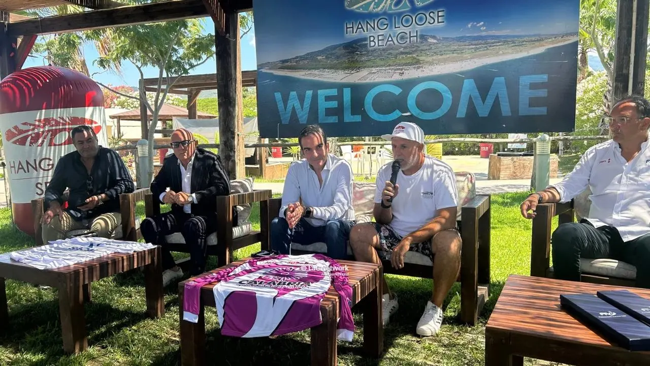 Il mare della Calabria protagonista: Gizzeria ospita i campioni del kite\n