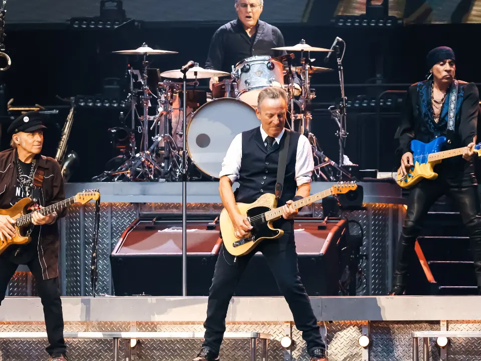 Bruce Springsteen accende San Siro: attacco a Trump e appello per la libertà, tra rock e resistenza