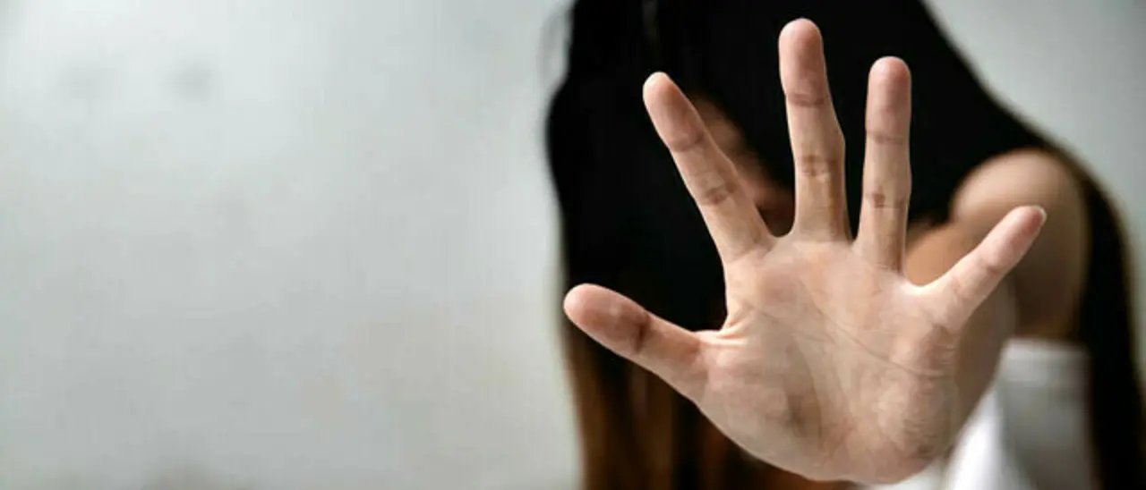 «Bastarda, qualche volta ti ammazzo», 40 anni di maltrattamenti alla moglie: condannato 67enne di Gizzeria\n