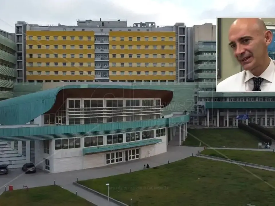 Visita nello studio privato e intervento “urgente” in ospedale al costo di 500 euro, le accuse al primario di Oculistica arrestato