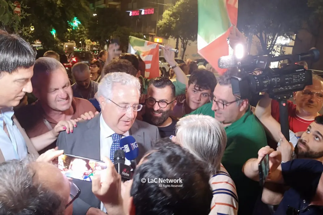 <p>Murone subito dopo la vittoria al ballottaggio</p>\\n