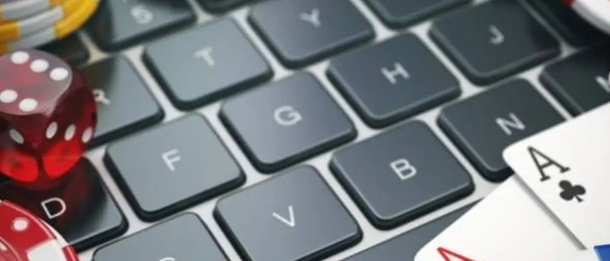 Gestione illecita delle scommesse online a Reggio Calabria, per il Tribunale la ’ndrangheta non c’entra: condanne e assoluzioni\n