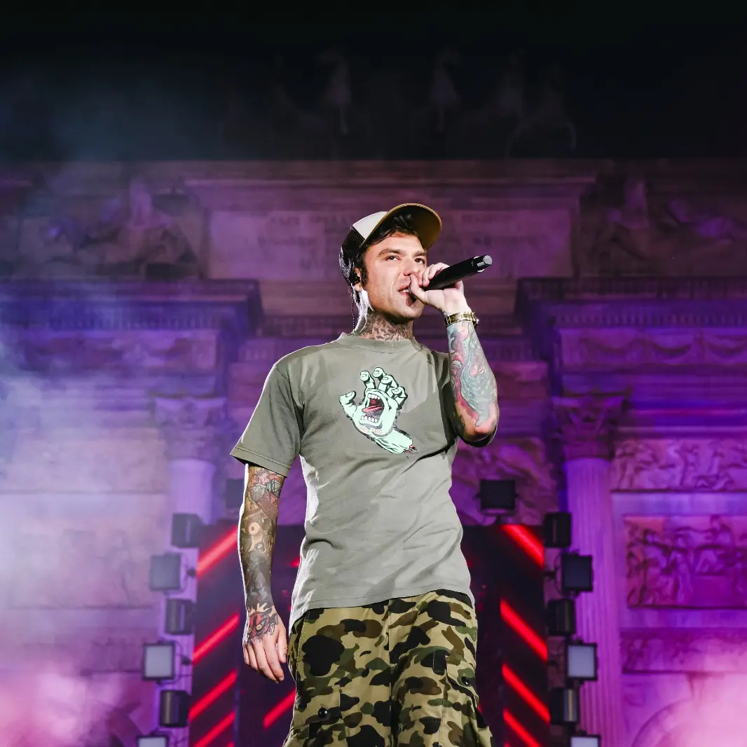 Fedez sbarca in Calabria: il 12 agosto si esibirà a Cittanova\n