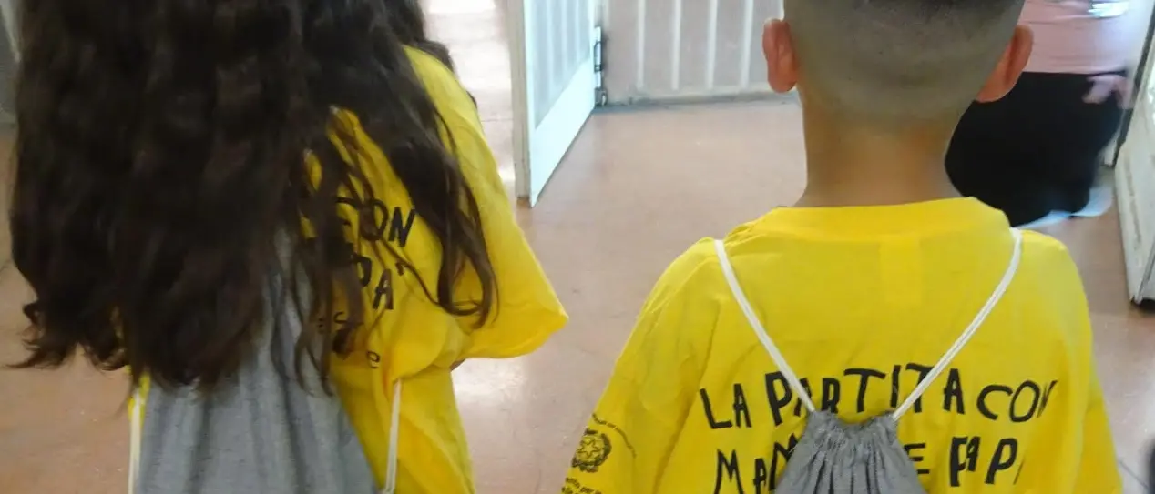 Un ponte oltre le sbarre, a Catanzaro una partita speciale coinvolge genitori detenuti e i loro figli\n