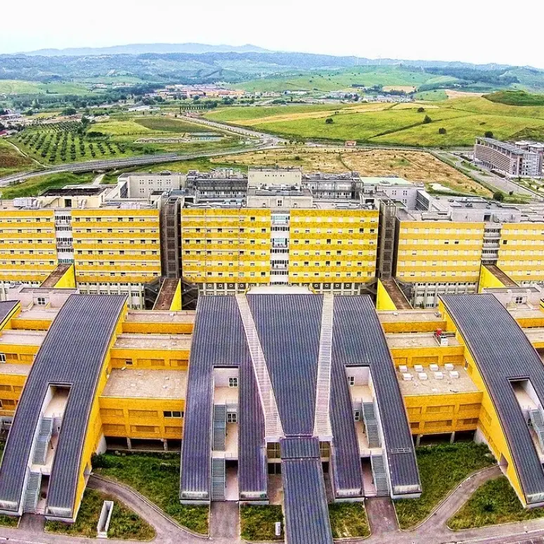 Reparto di oculistica privatizzato: l’Azienda Dulbecco avvia un’indagine sulla gestione di tutte le liste d’attesa
