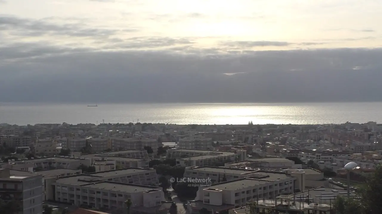 <p>Panoramica su Reggio Calabria e sullo Stretto</p>\\n