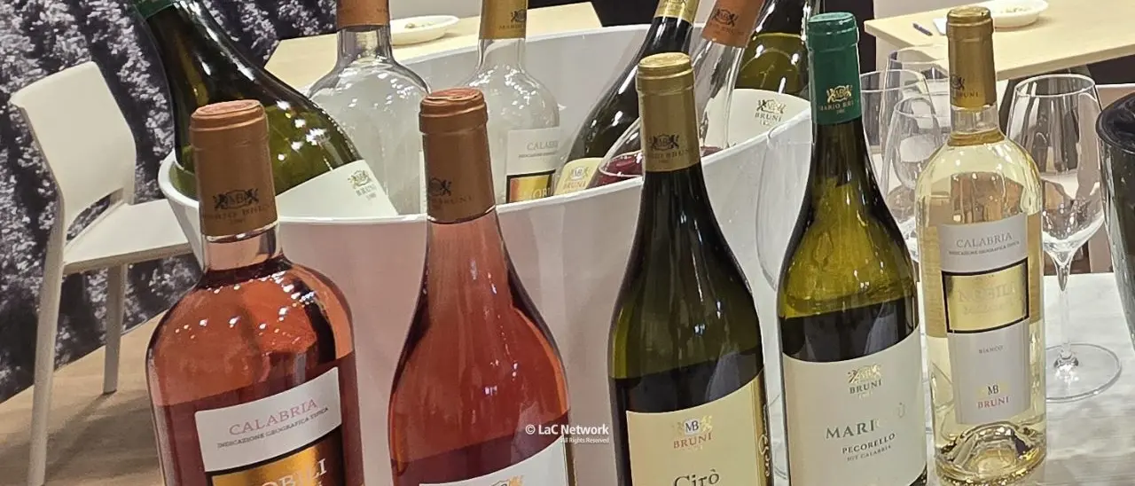 Le formule vincenti per vendere vino nel mondo? Notorietà del territorio e della marca del produttore\n