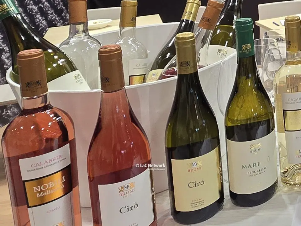Le formule vincenti per vendere vino nel mondo? Notorietà del territorio e della marca del produttore