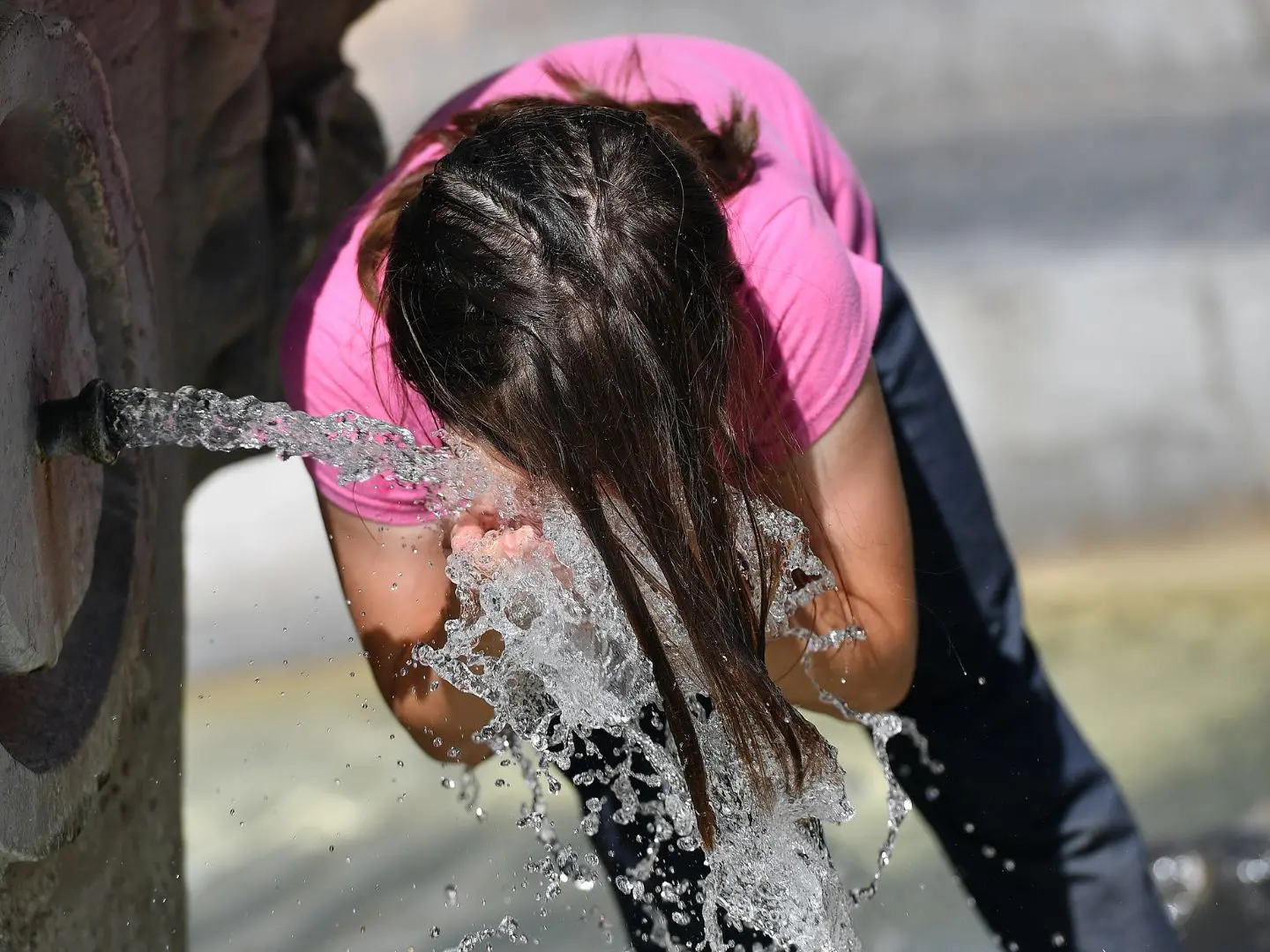 Oltre 100 morti in Spagna per l’ondata di caldo estremo, 4 vittime in Italia e picchi di 40 gradi. Massima allerta per domani