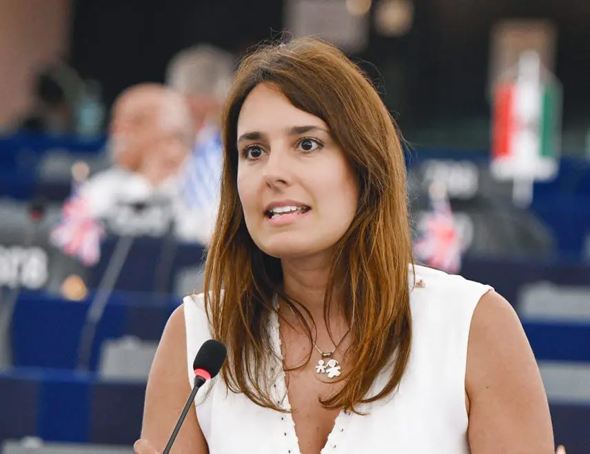 La scuola entra nel Parlamento Europeo in modo virtuale