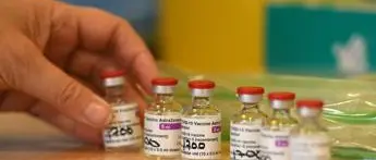 Vaccino covid AstraZeneca, \"a 18-65enni tranne vulnerabili\"