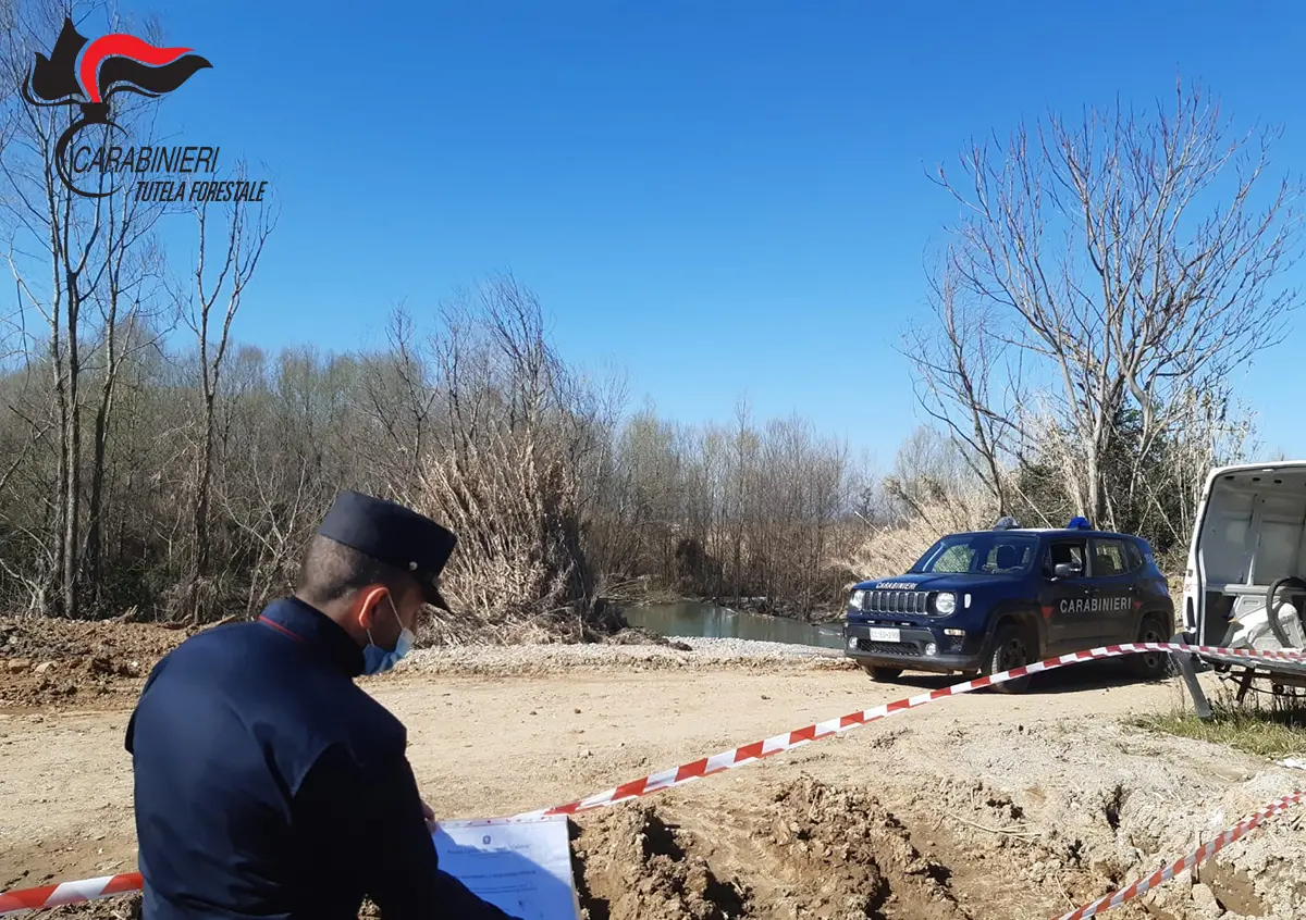 Smaltimento illecito di rifiuti a San Pietro in Guarano, sequestri e denunce