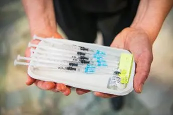 Medico contro vaccino Covid: \"Ricorso a Tribunale Ue\"