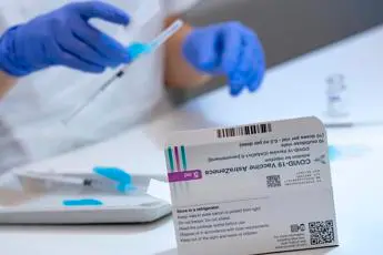 AstraZeneca: \"Obiettivo oltre 5 milioni di dosi in Italia per fine marzo\"