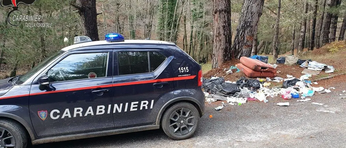 San Giovanni in Fiore, abbandono di rifiuti: intervengono i Carabinieri