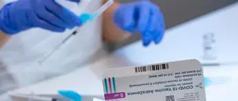 Vaccino AstraZeneca, \"seconda dose anche dopo 3 mesi\"