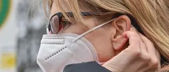 Covid e mascherina: aumenta sindrome dell'occhio secco