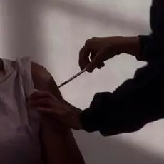 Covid, serve trasparenza sui vaccini