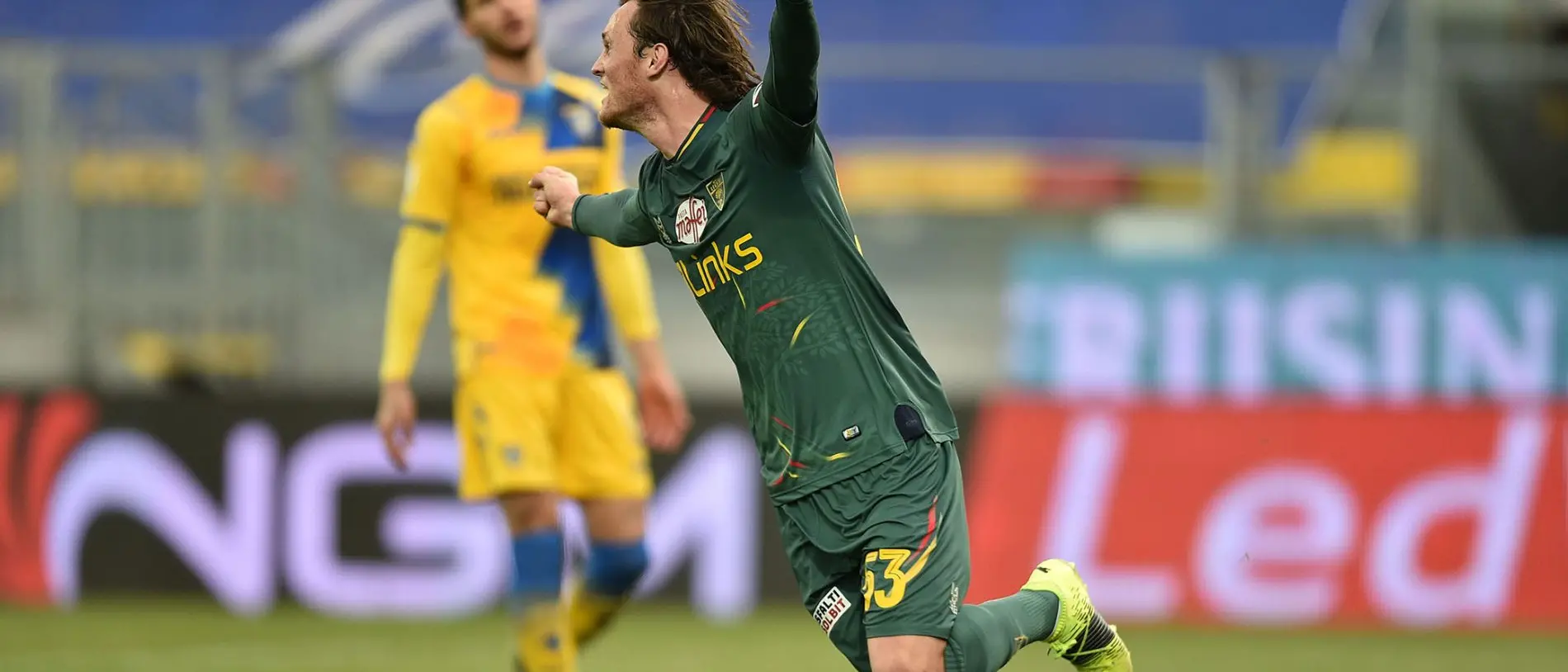 Serie B, il Venezia rifila un poker al Monza. Lecce inarrestabile