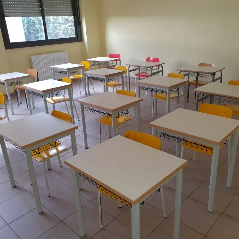 Castrovillari, riprendono oggi le vaccinazioni degli operatori scolastici della città