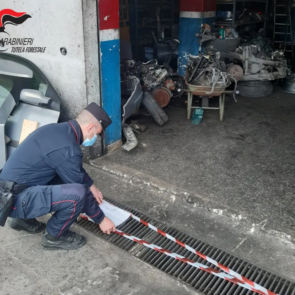 Rose, scarico non autorizzato: sequestro in una officina meccanica