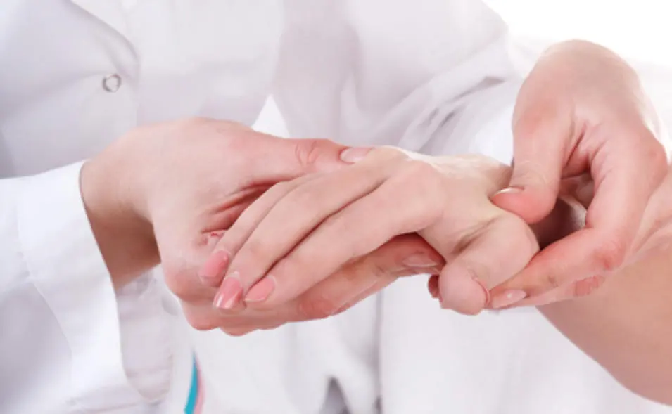 Reumatologia in Calabria, la denuncia dei pazienti