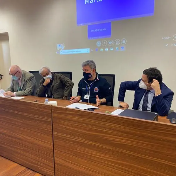 Vaccinazioni anti-Covid nei luoghi di lavoro, firmato protocollo Regione-sindacati