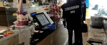 Blitz dei Nas in bar ospedali: irregolari uno su tre. C'è anche Cosenza