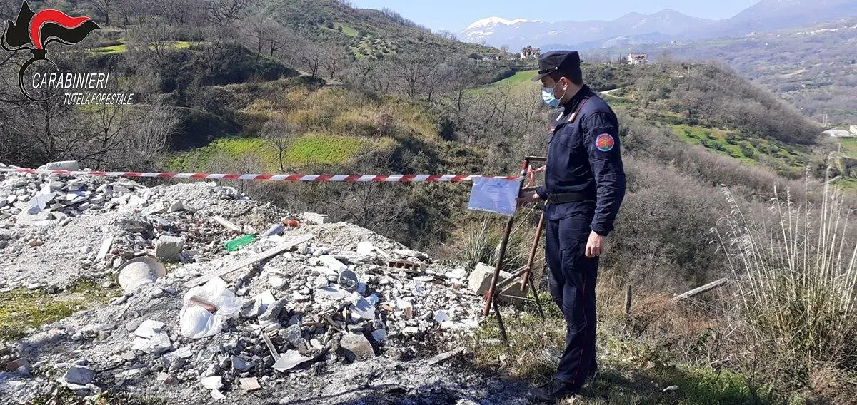 Altomonte: smaltimento illecito di rifiuti. Denunciato un uomo