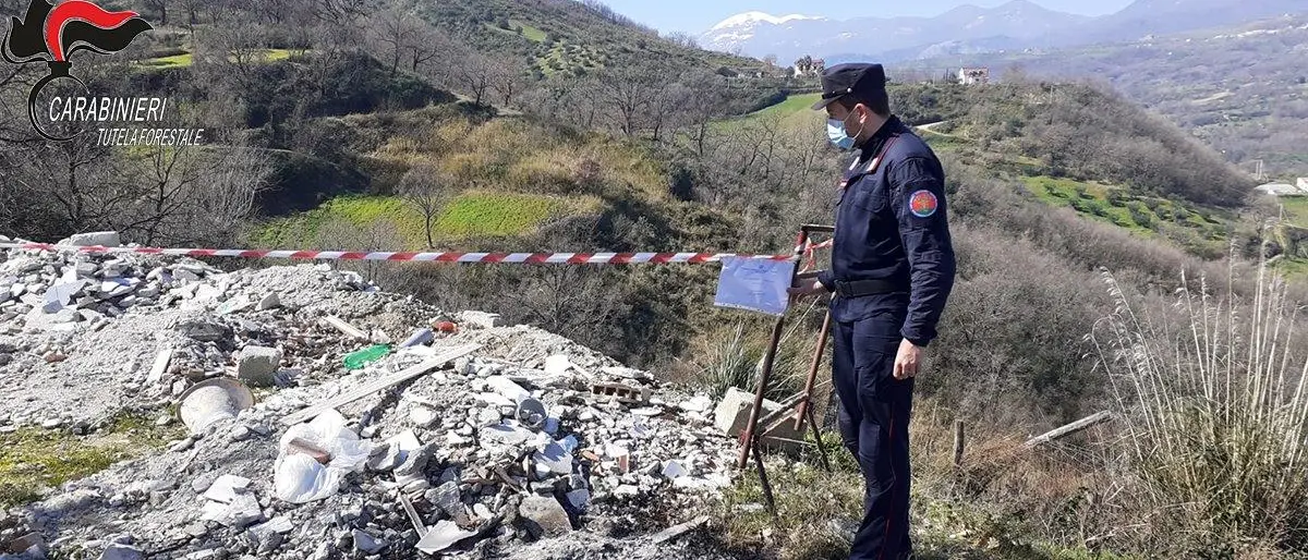 Altomonte: smaltimento illecito di rifiuti. Denunciato un uomo